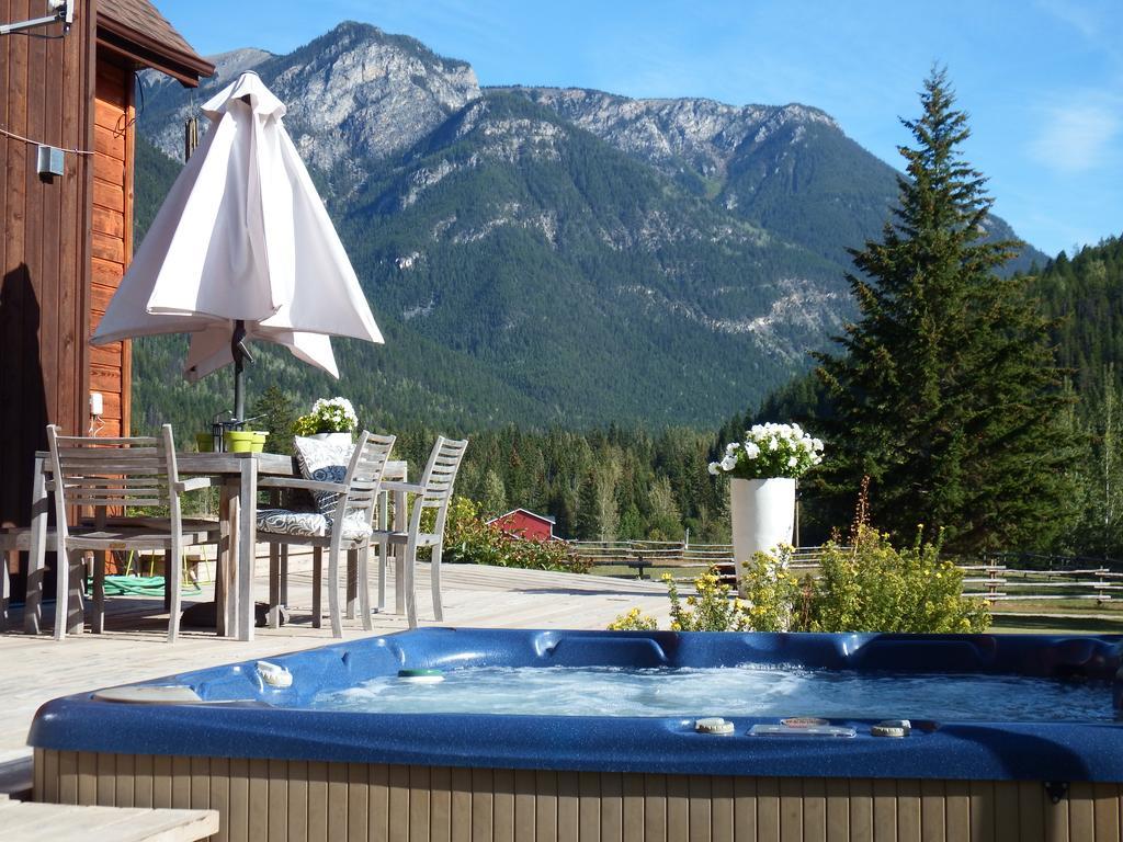 Home Lodge Голден Экстерьер фото