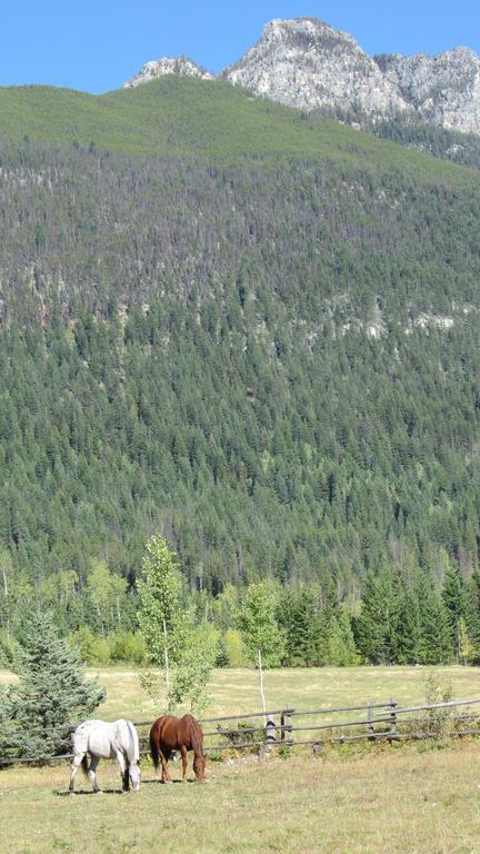 Home Lodge Голден Экстерьер фото